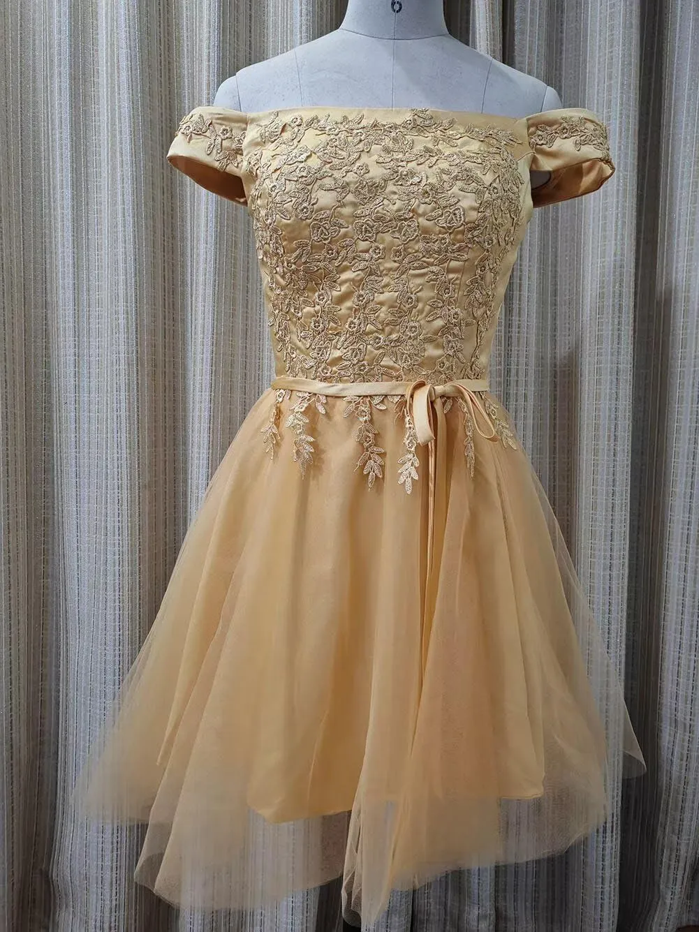 Asulla Short Prom Dresses Homecoming Cocktail Dresses Lace Appliques Bridesmaid Dresses for Wedding